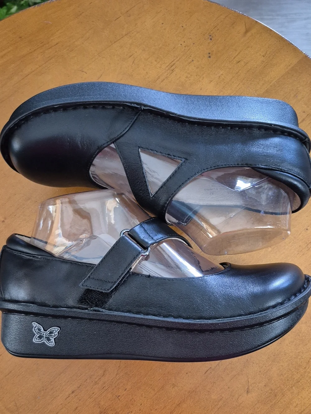 Alegria Paloma Black Mary Jane Shoes. EUC. Size 6.5-7